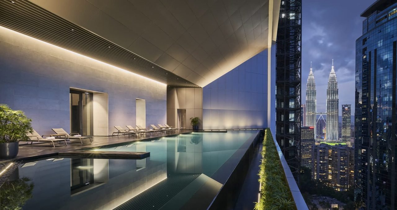 Conlay Signature Suites swimming pool deck